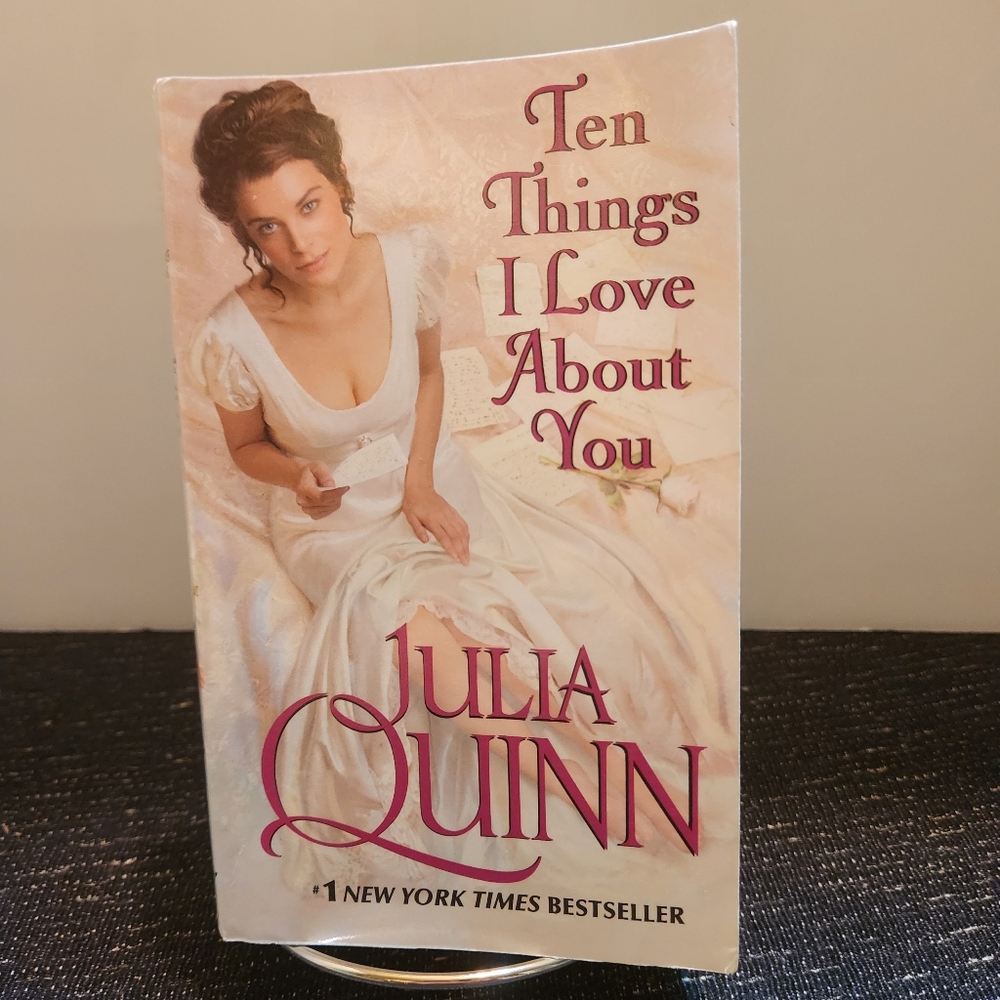 🖤 Ten Things I Love About You Julia Quinn Paperback